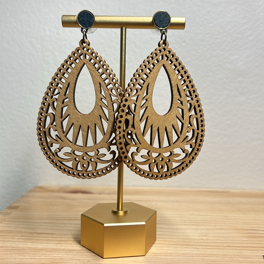 Wooden teardrop earrings